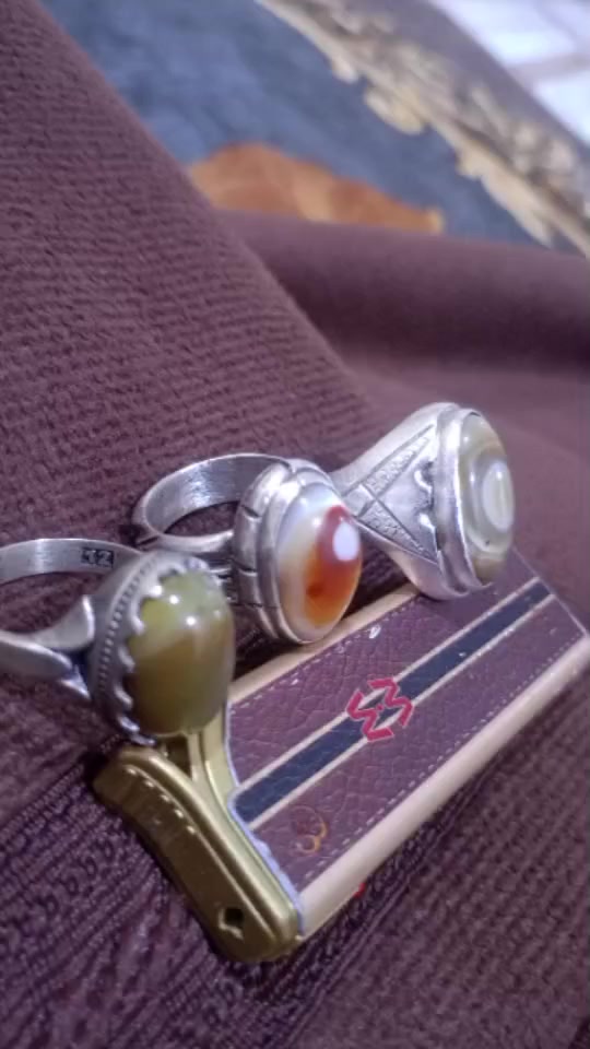 السلام عليكم خواتم راقيات وموشراي وبياع هذن محابسي السعر  170  الف نهايتهن وذا واحد التك رايده ب60 قفل. مكاني سراجي عويسيان ***********
