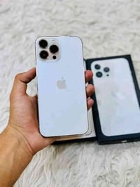 ايفون 13 برو ماكس لون ابيض ذاكره 256  جهاز نضيف اي خلل ما بي انطيك  فح...