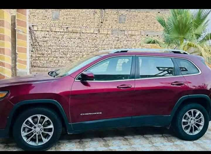 السلام عليكم
جيب شيروكي فئة بزون

الضرر بنيد وجاملغ فقط

موديل 2019

محرك 2400 / 4 سلندر 

كير محرك مكفولات 

حدادية جديدة 

شاشة 

داخل جلد 

سايد بريك كهرباء 

لايت زنون 

منافذ شحن

السعر135وبيها مجال 

عنوان ذي قار 

للاستفسار***********
