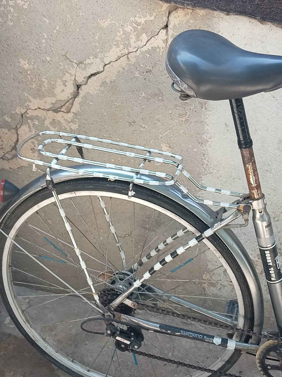 بايسكل عبد الحليم للبيع حجم ٢٧نضيف بي نقص اشيأ بسيطه السعر ٤٥ وبي مجال مكاني موصل حي صدام للستفسار راسلني خاص


**إذا كنت صاحب هذا الإعلان وتريد حذفه لأي سبب، رجاءا أرسل رسالة إلى الدعم الفني**