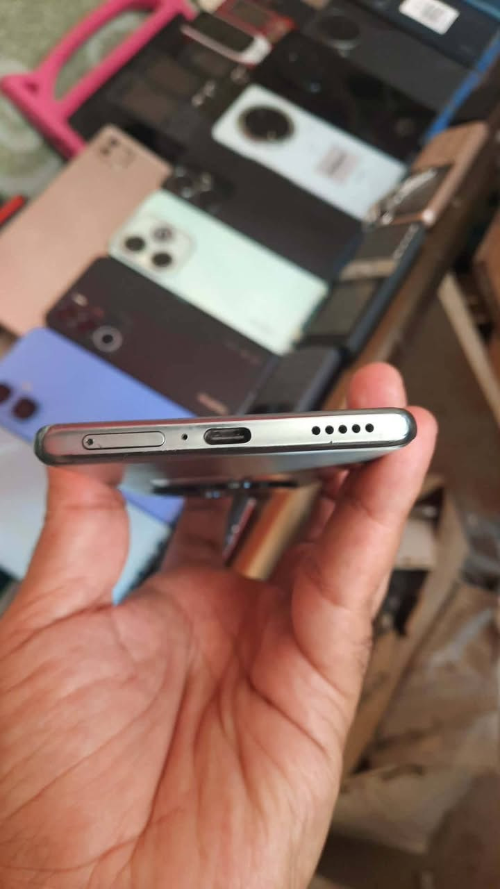 السلام عليكم 
هونر x9a5G
مكفول نظافه ١٠٠/١٠٠
ملحقات شاحنه فقط ٤٥ واط اصليه ضمان ٢٤ ساعه اي خلل يرجع 
السعر ٢٥٠


**إذا كنت صاحب هذا الإعلان وتريد حذفه لأي سبب، رجاءا أرسل رسالة إلى الدعم الفني**