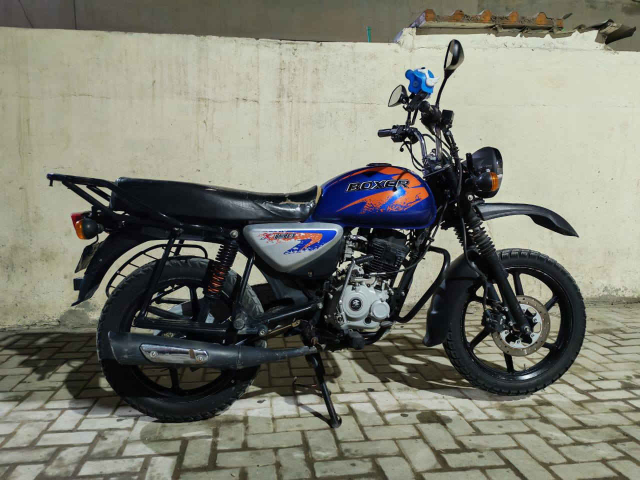 سلام عليكم دراجة بوكسر موديل 22 اوراق اصولية جاهزة للبيع عدا النواقص الموضحة بالفديو السعر مليون و100 وبي مجال للشراي مكاني البياع شرطة الخامسة سويب رقمي *********** متوفر واتس
