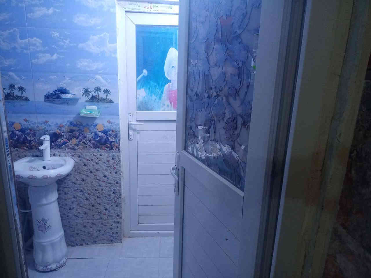 بيت 90م واقع حال 100 أسهم قرب ملعب المختار عكادة نظيف جدا السعر 75 الاتصال *********** ناصرية, ذي قار
