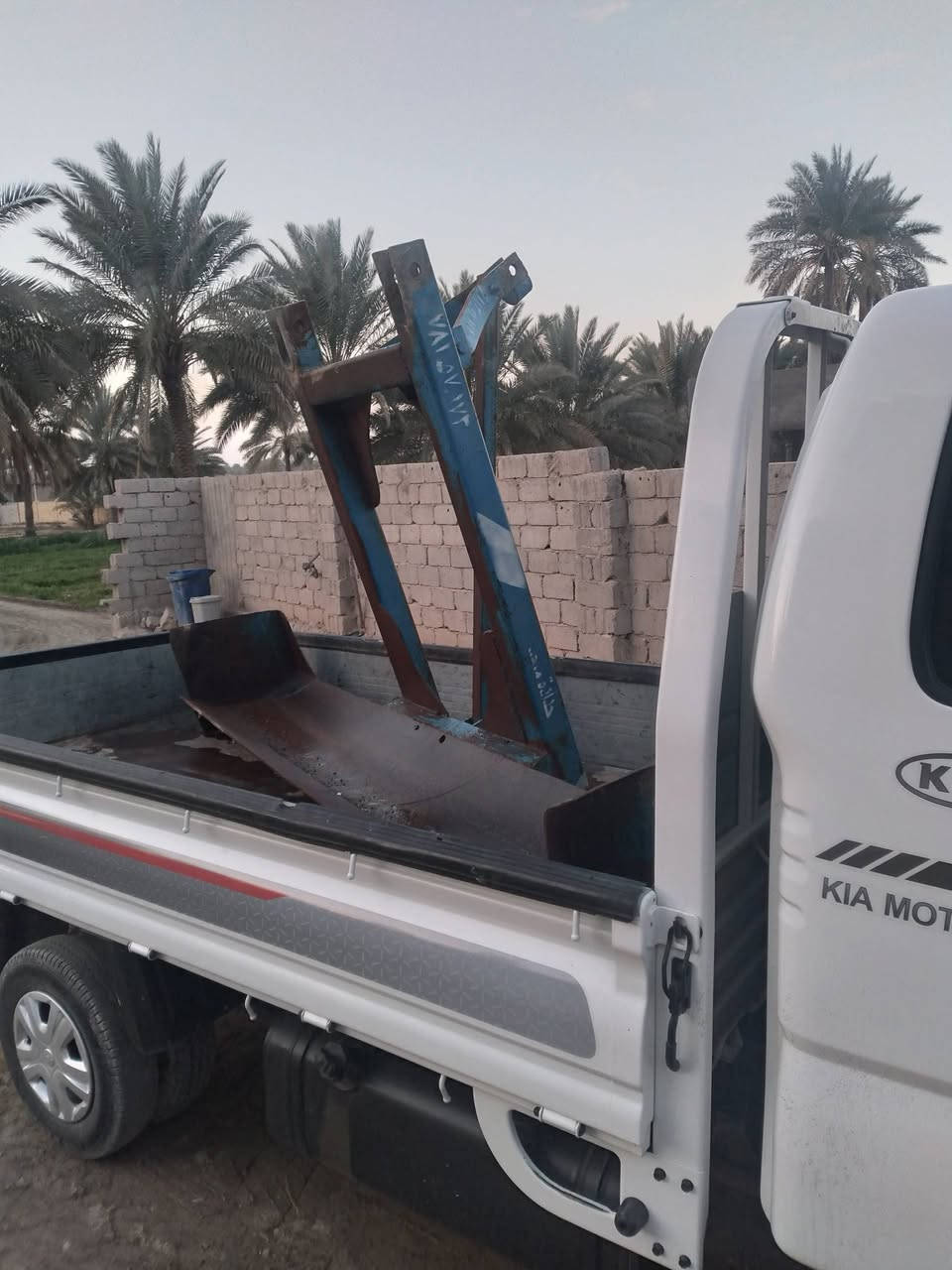 سلام عليكم معدلان لل بيع نضيف العرض مترين او ربع او اكثر جاهز لل عمل المكان بابل محاويل قريت البوعلوان اتصل على خط *********** ***********
