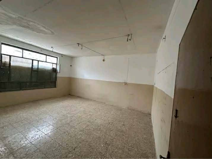 بيت الايجار مساحه ١١٠ في حي القادسيه ركن قرب فلكه المطار يتكون من غرفتين كبار وحده ٤&٦والثانيه ٤ونص في ٦ وستقبال ٤&٥ ومطبخ وصحيات 
الاستفسار
***********
