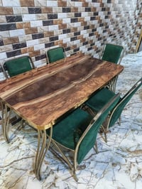 ميز وكراسي • ٥ مقاعد • نضافه