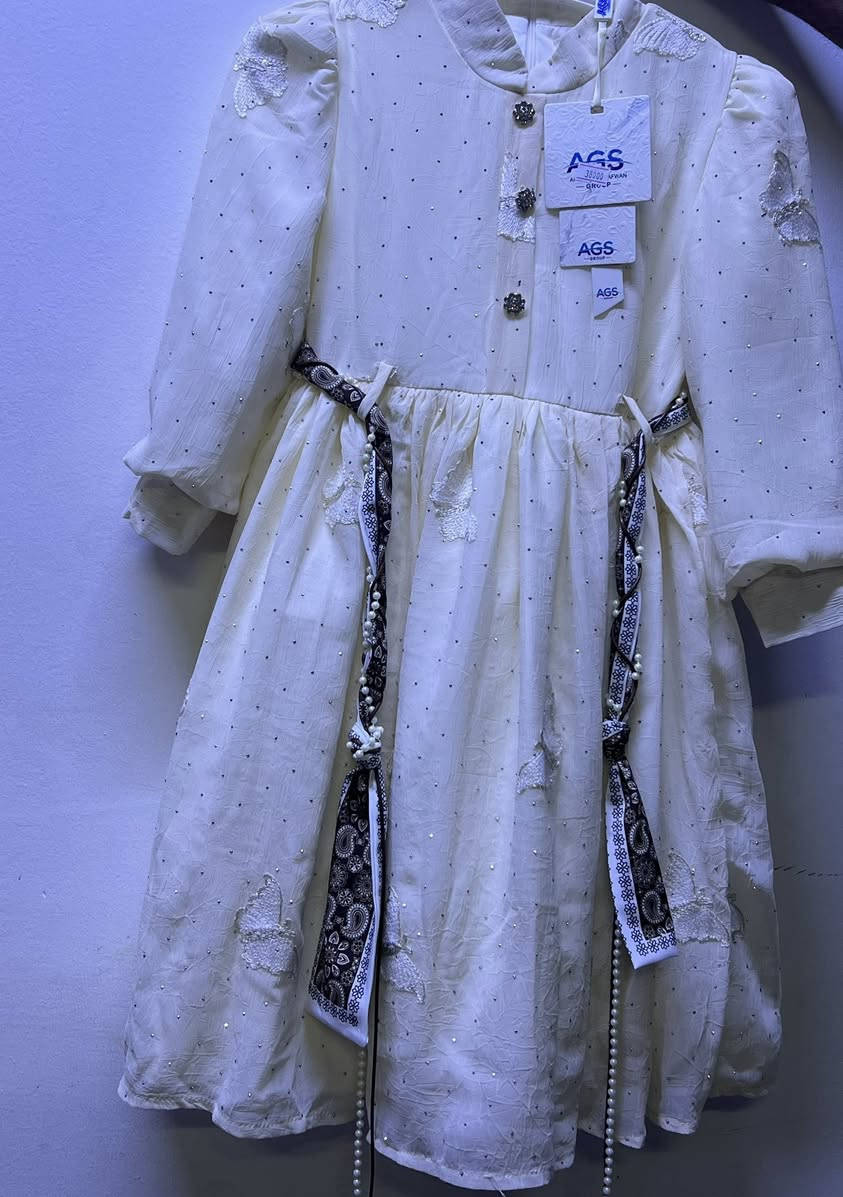 بدله للبيع جبتهة لبنتي هسه وطلعت جبيره ابيعهة ٣٥ 
سعرهة ٣٨ قفل السعر تلبس ٦ سنوات


**إذا كنت صاحب هذا الإعلان وتريد حذفه لأي سبب، رجاءا أرسل رسالة إلى الدعم الفني**