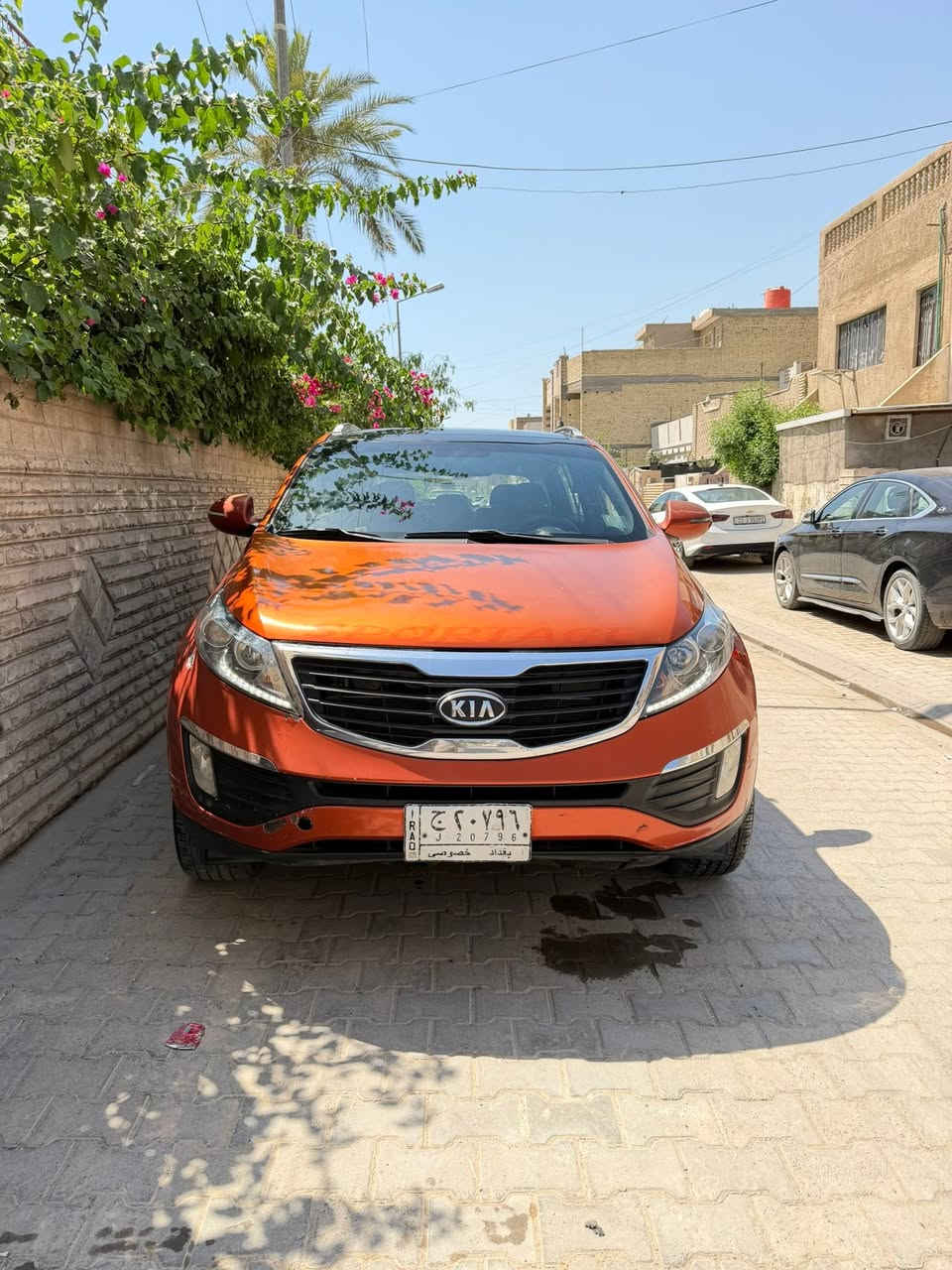 كيا سبورتج Sportage 2012
وارد خليجي 
محرك 2000
رقم بغداد 
فول موصفات:
-بانوراما 
-بصمة
-مرايات شفط
-كشنات تدفئة
-ثلاجة بالجكمجة
-كامرة خلفية بالمراية
-حساسات خلفية
-تبريد بيانو وثلج
-مانع انزلاق
-Auto hold
-تحكم بالايت صعود ونزول
-تحكم ستيرين جهتين 
السيارة مسويلها فول سيرفيس جديد
-التبريد ثلج (الراديتر والغاز والفريز والكومبريسير كهربائي جديد بدلته يوم 6/10)
-تايرات جديدة
-كشنات دوشمة جديدة بلون الداخل مالتها
-صدر ودبلات امامي خلفي جديد Mobis
-باتري ACdelco
-دسكات 
-دهن محرك 
-دهن كير
-ماء راديتر 
ضررها اقل من شبر بالجاملغ الامامي 
السعر 12,900$ 
المكان: بغداد - الغدير
***********
