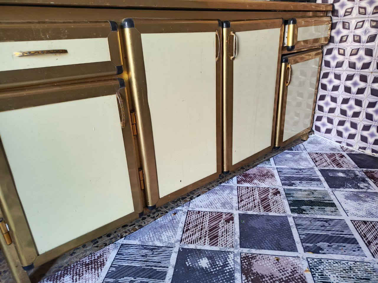 السلام عليكم
للبيع تخم 10قطع 

كاونتر أو سنكه


**إذا كنت صاحب هذا الإعلان وتريد حذفه لأي سبب، رجاءا أرسل رسالة إلى الدعم الفني**