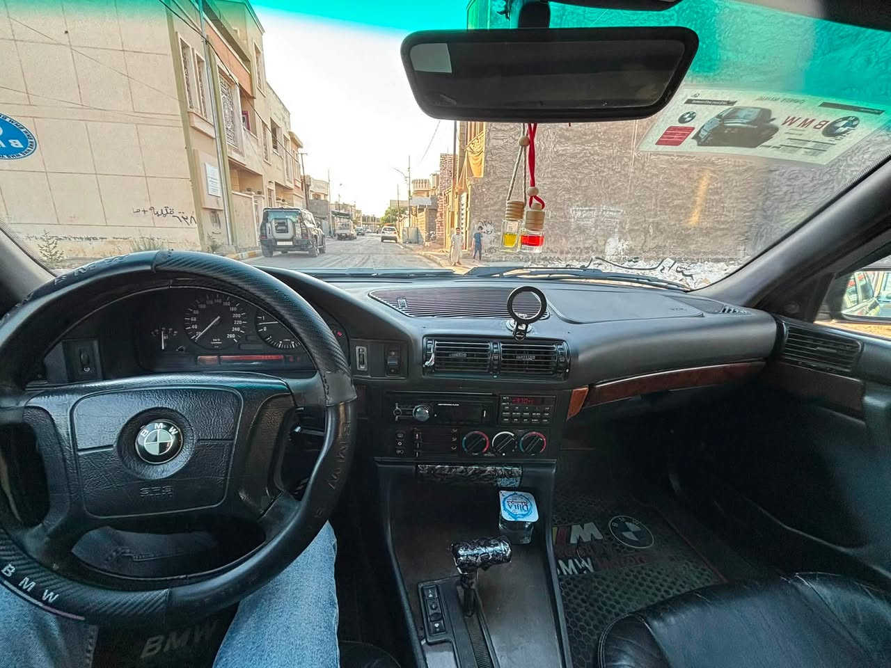 السلام عليكم
بي ام للبيع أو مراوس 
حجم 525اصل مسكر عدل 
موديل ١٩٩٤اصل لون نيلي 
السياره جاهزه من كل نقص 
كير محرك مكفولات تخم تاير ويل ام جدد تبريد ثلج صدر امامي خلفي سياره متعوب ومصروف عليها 
السياره فوول مواصفات 
بجم عريض لايت زنون شمسي اصلي
سلايد دبل ايرباك كشنات جلد بطاين صاج دعاميات ودوس ويل M بالكامل 
غرفتها جديده جلد كارتير بدون أي ملاحظات 
رقم بغداد دولي بااسمنا 
السعر ٧٥ وبي مجال 
للاستفسار ***********
عنوان رمادي
