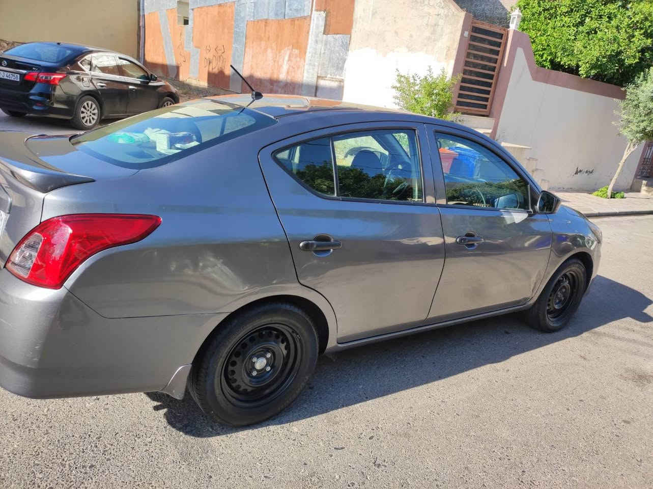 nissan versa 2017
نيسان فيرسا ٢٠١٧ مواصفات عادي گير اوتوماتيك ٢ قطعه صبغ بوند و جملوغ سنكي ره خي سايقي ايرباك بس ستيرن فكريه ٨٠ مايلا ريفه جوي رقم و سنوي جديدن
گير و مكينه و تحويل غرامه هه مي تشت شه رتن
سعر:٨٥ ورقه و مجال 
غرامه : ١,١٦٠,٠٠٠ يل سه ر دي ژبه ر سعري هينه خار
رقم:*********** دهوك, العراق
