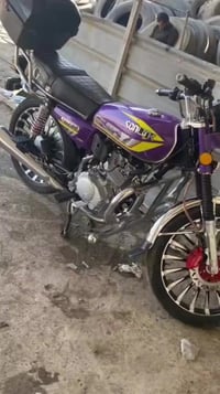 دراجه للبيع ماكينه 200 موديل 25    سعر 900 بيها مجال 07732868564