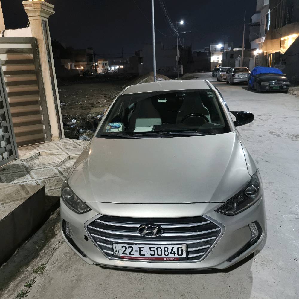 النترا 2017مواصفات SE نص فول السياره نضيفه وشرط محرك وكير وحادثها موجود بل صوره ماشيه بس 145ميل فقط السيارة يحتاجلها اشوي صرف حته ترجع زيرو يحتاجلها طخم اشوي حداديه وترجع جديده مكان السيارة موصل مزارع زيونه قرب المرور وتجي اتشوفها ولعيونك بيها مجال 