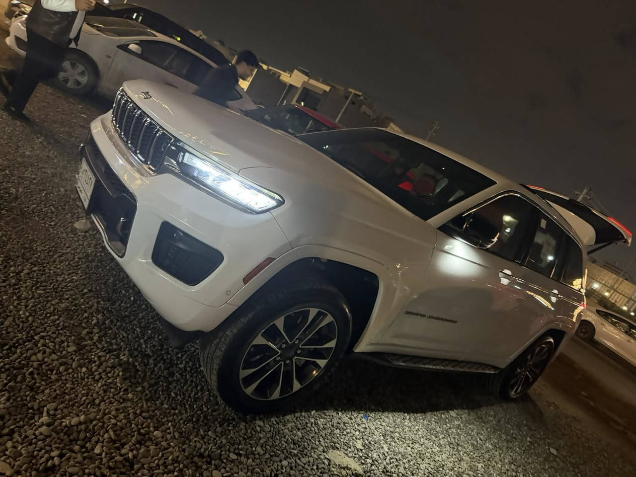 السلام عليكم 
جيب كراند شيروكي 2023خليجي وكاله هارلم 
كفاله عامه لسياره ماشيه29 اوفرلاند
مواصفاته معروفه جكات داخل احمر شاشه بل صدر مساج
مكانه بغداد السعر435وبيها مجال للشراي لسياره رقم جديد وهزه جديده قبل سبوع جددتهن وحولت رقمها 
***********
