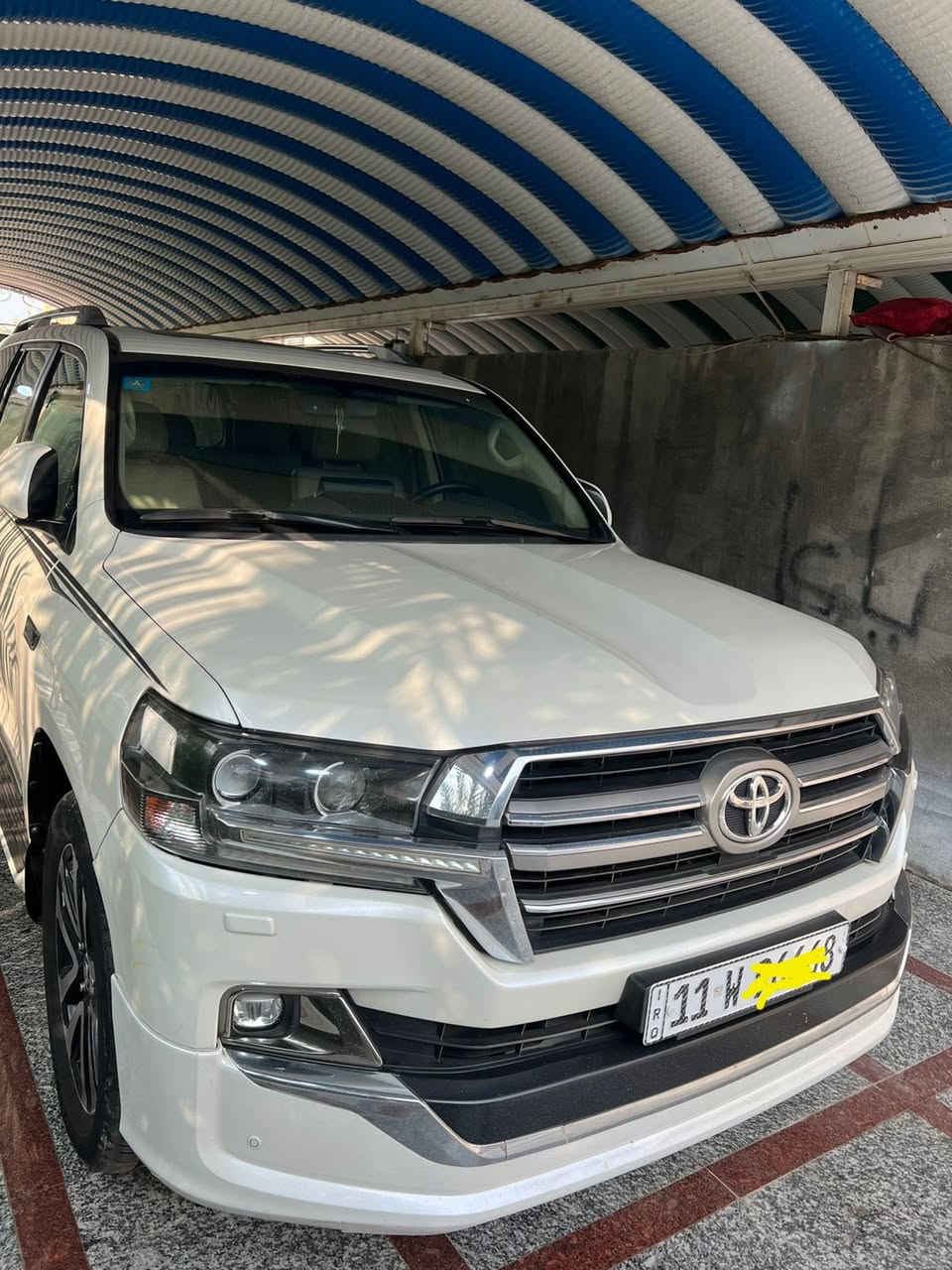 السلام عليكم
للبيع لاندكروز موديل 2019 ساز  مكفول  كفاله عامه 

جديدة بمعنى الكلمه اللون ابيض صدفي رقم بغداد بسمي سنويه 2030

محرك 4600
V8

فول موصفات 1/1

بصمه تشغيل 

5 بصمه أبواب لمس 

تشغيل عن بعد 

فتحه سلايت

كشنات ثنين كهرباء 

كشنات جلد 

8ايرباك 

زراكات 

مري شفط 

شاشات خلفيه 

جنطه شفط 

عداد لكزز 

ثلاث قطع تبريد 

حساس امامي 

حساس خلفي  

وباقي موصفات ساز معروفه 

سعر السياره 5شدات و30 ورقه 

الاستفسار اتصل على الرقم ***********‬

مكان البصره

اني مكلف بالنشر
