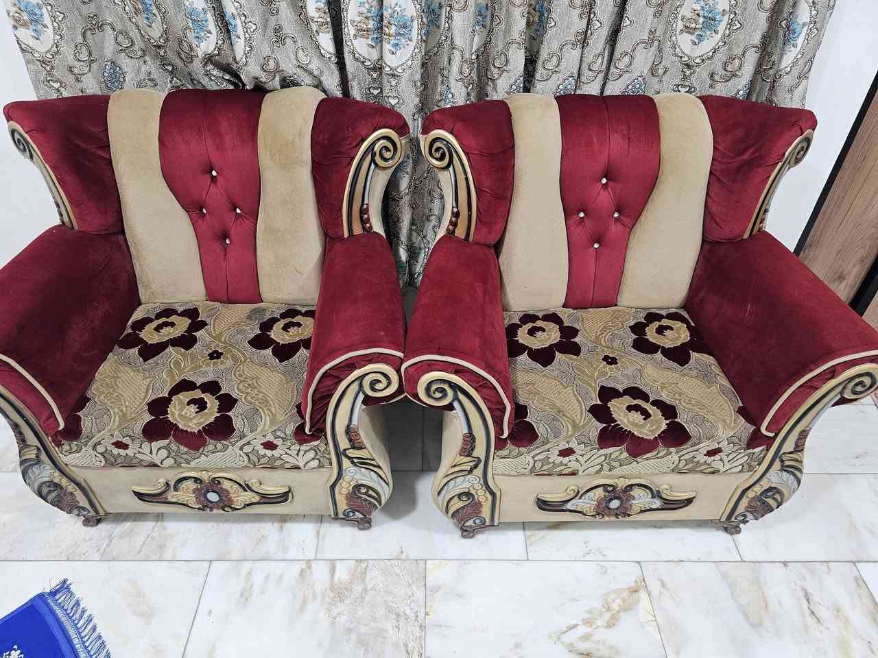 ١٠ مقاعد نظيف شغل عراقي سعرة ١٥٠
مكانة الدورة شارع ٦٠
للاتصال ***********
