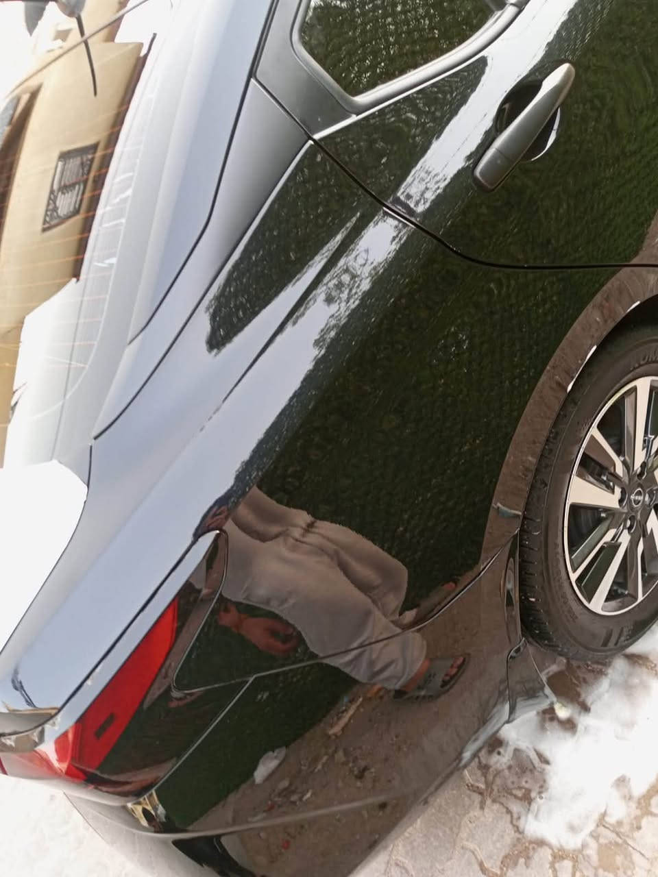 ماكوهيج سعر بالعراق!!!!
نيسان فيرسا مديل 24 حادث بس بنيد سعر 123 ورقه وبيه مجال جاهزة من كلشي تخم تاير باتري حداده كلها على وضع الشركة ماشية ٢٥ الف السياره تجي وتشوفها جديده  
العنوان البصره 
رقم الهاتف ***********
