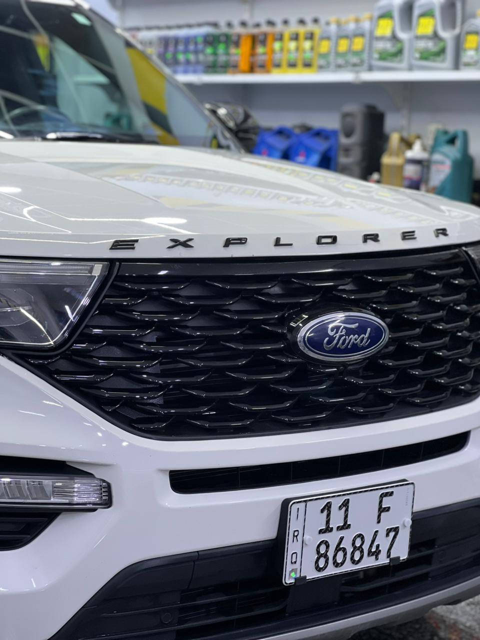 السلام عليكم  
فورد اكسبلورر 2023 فئة ST-line
السيارة رقمها بغداد
بدون صبغ بدون صبغ
ضربتها بجم وتفاصيل موجوده بالسونار
مبدل بيها لغد وقطعه شاصي بلادي والسيارة مشتغلها بايدي ع ضمانتي راجعه بلاد
4 سلندر
عارضها  ب245 وبيها مجال للشراي
السيارة كلش ناعمه وحلوه تعال شوف واحكم للاستفسار
***********
***********
