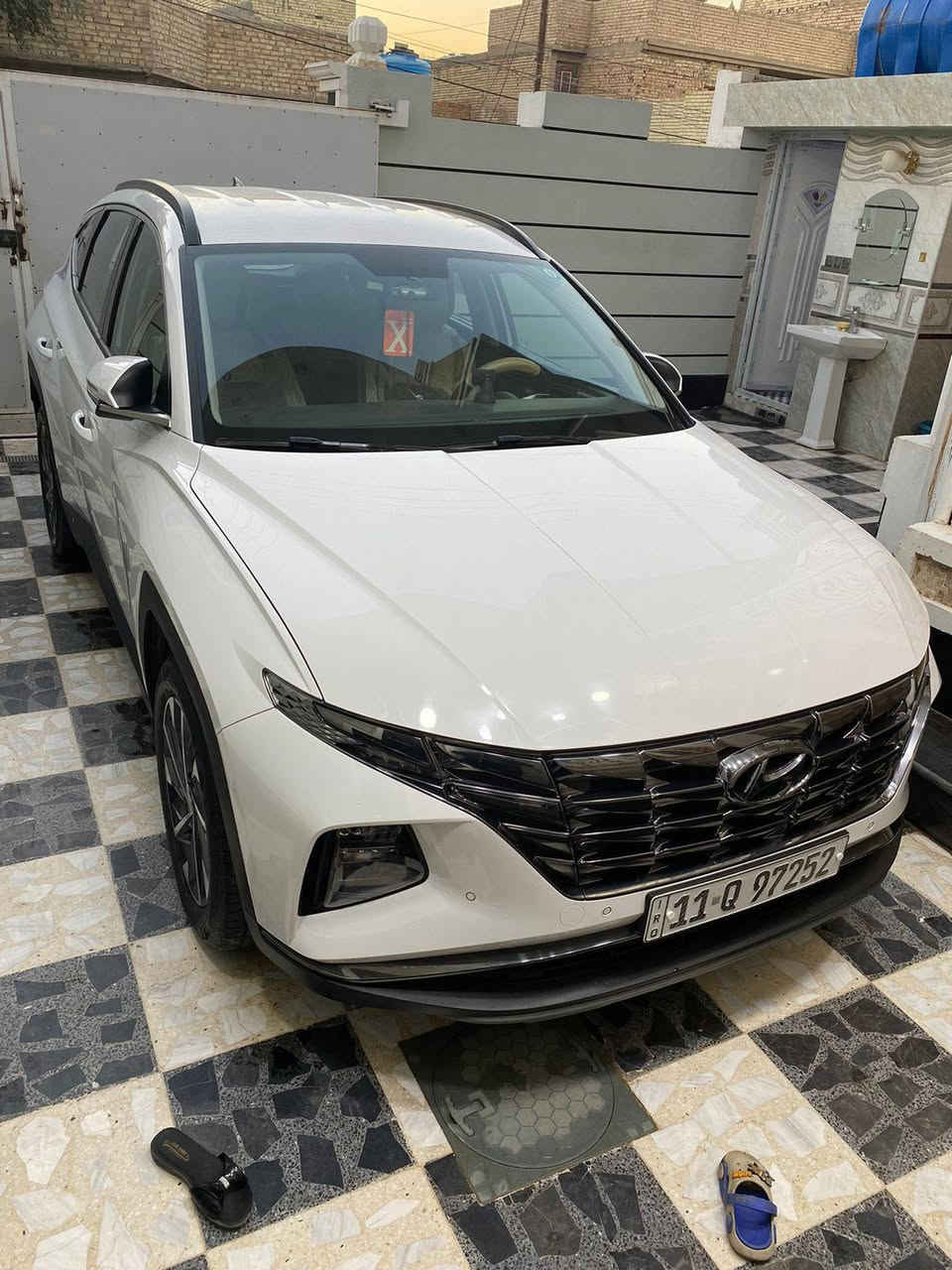 السلام عليكم
للبيع فقط توسان 2024 خليجي سياره عله وضع الشركه كفاله عامه 
ماعدا 📢الطخه الموضحه بالجنطه.
ماشيه 16 الف. زيررررررررووووو 
بإسمي السياره شرط التحويل ثاني يوم 
سيارة فول ماعدا ( الجنطه مو شفط و القماره مو بانوراما) فقط

مكاني بغداد النهروان
مامتواجد ع الفيس 
رقم الهاتف ***********
