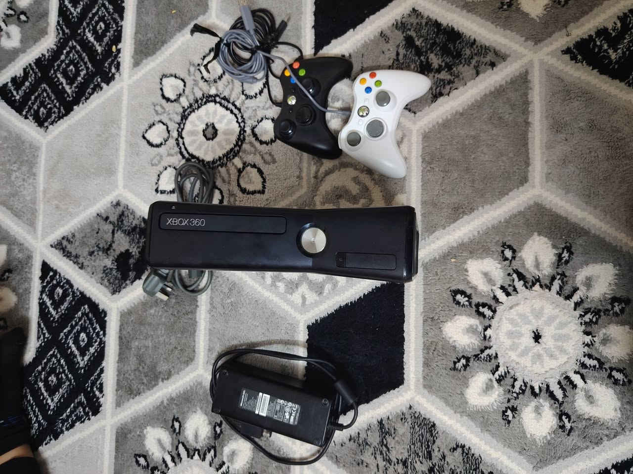 اكس بوكس 360☝🏻
 نضيف شرط مع كامل الملحقات🔥
 مليان العاب🎮
 للستفسار اتصل على الرقم 🗣
*********** او راسلني واتساب 🤩
