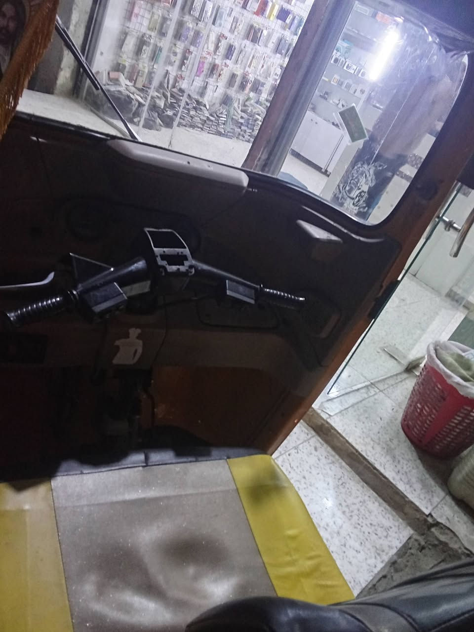 سلام عليكم
تكتك للبيع موديل 21 
مكينه وكير واكسل خير من الله 
تكتك جازه كبل لشارع اوراق المصطفى المكان بابل القاسم قرب مدرسه جبل عامل السعر 4وبيه مجال ***********
