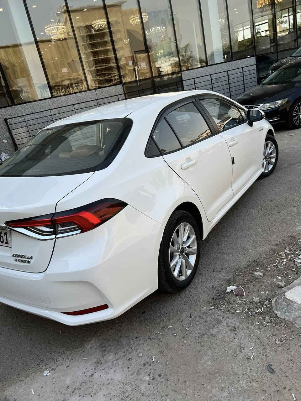 السلام.  عليكم
كورلا هايبرد خليجي
موديل 2024 ماشيه 35 الف كيلو متر 
فول مواصفات 
شاشه كبير +كار بلاي
فتحة +فول تحكم ستيرن 
عداد الكتروني
3وضعيات قيادة
اشاير بل مرايه 
رادار امامي + خلفي 
تحديد مسار 
سايد بريك بصمة 
اوتو هولد  نظام Ev 
تبريد قطعتين 
السياره مكفولة من الصبغ والبارد 
مكان السياره. بغداد 
السعر 153 وبيها مجال بسيط 
***********
