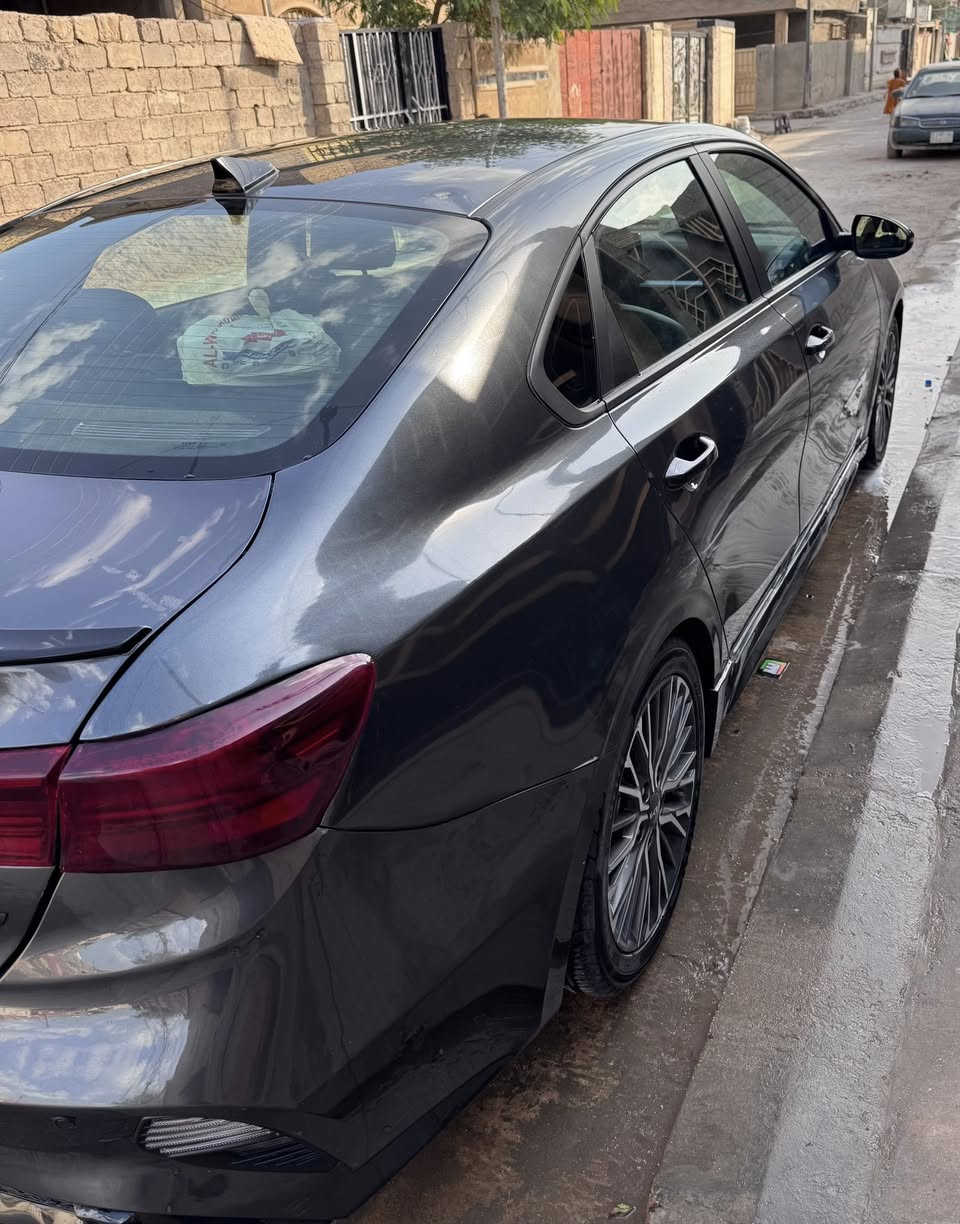 بسم الله 
كيا فورتي موديل 2022 بس دخولها 2023
السيارة باسمي شخصيا تحويل مباشر 
ماشيه ((37 الف )) فقط
فول مواصفات ماعدا الفتحة
شاشة كبيرة ابل كار 
تحديد مسار 
بصمة تشغيل 
بصمة ابواب
اشارة ترحيب
تشغيل عن بعد
اشاير بالمري
توقف ذاتي
رادارات 360 درجة
صندوق ذكي يفتح عند الاقتراب
لد امامي خلفي
محرك 2000 دوش 
ارضيه مغلفة 
مابيها اي نقص السيارة 
حادثها فقط جاملغ خلفي يعني قطعه وحده صبغ
صور الحادث موجودة مع الصور
العنوان الانبار الفلوجة 
***********
السعر 163 وبيها مجال
