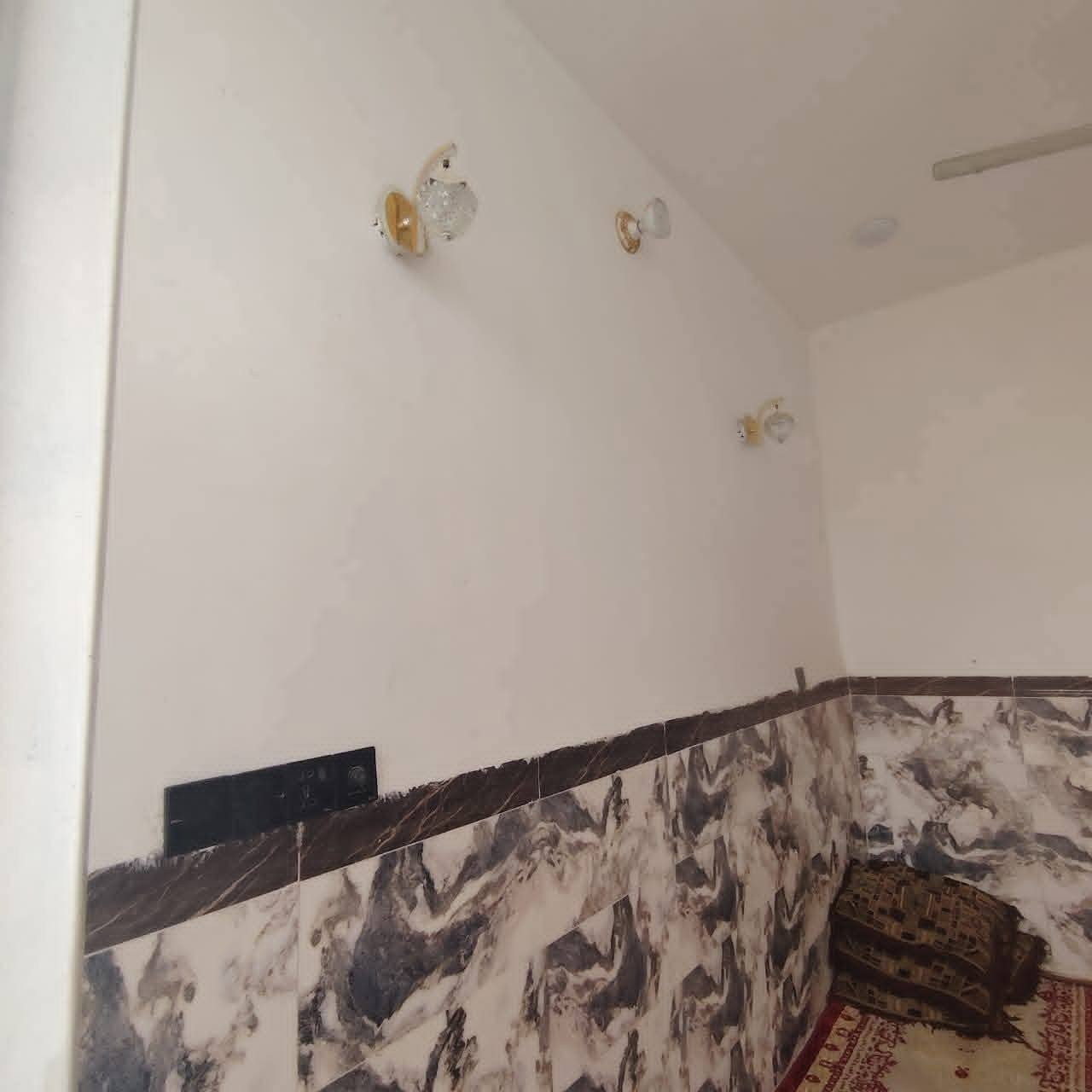 مساحه 100 بلاش بلاش بسعر  26 وبي مجال
***********
✅ مشمول بقرار التطويب بيت بناه طابوك صب كونريت بناه جناي 

موقع /نجف 🏡
مقابيل قريت الغدير 

البناء 🏡 
غرفه  /صاله/مطبخ /  صحيات/داخل وخارج /وستقبال 
بناء مرتب/ اساس + سقف كونكريت + طابوك

ألخدمات 🏡 
ماء/كهرباء/مدارس/سوق/تبليط/لحد الباب
