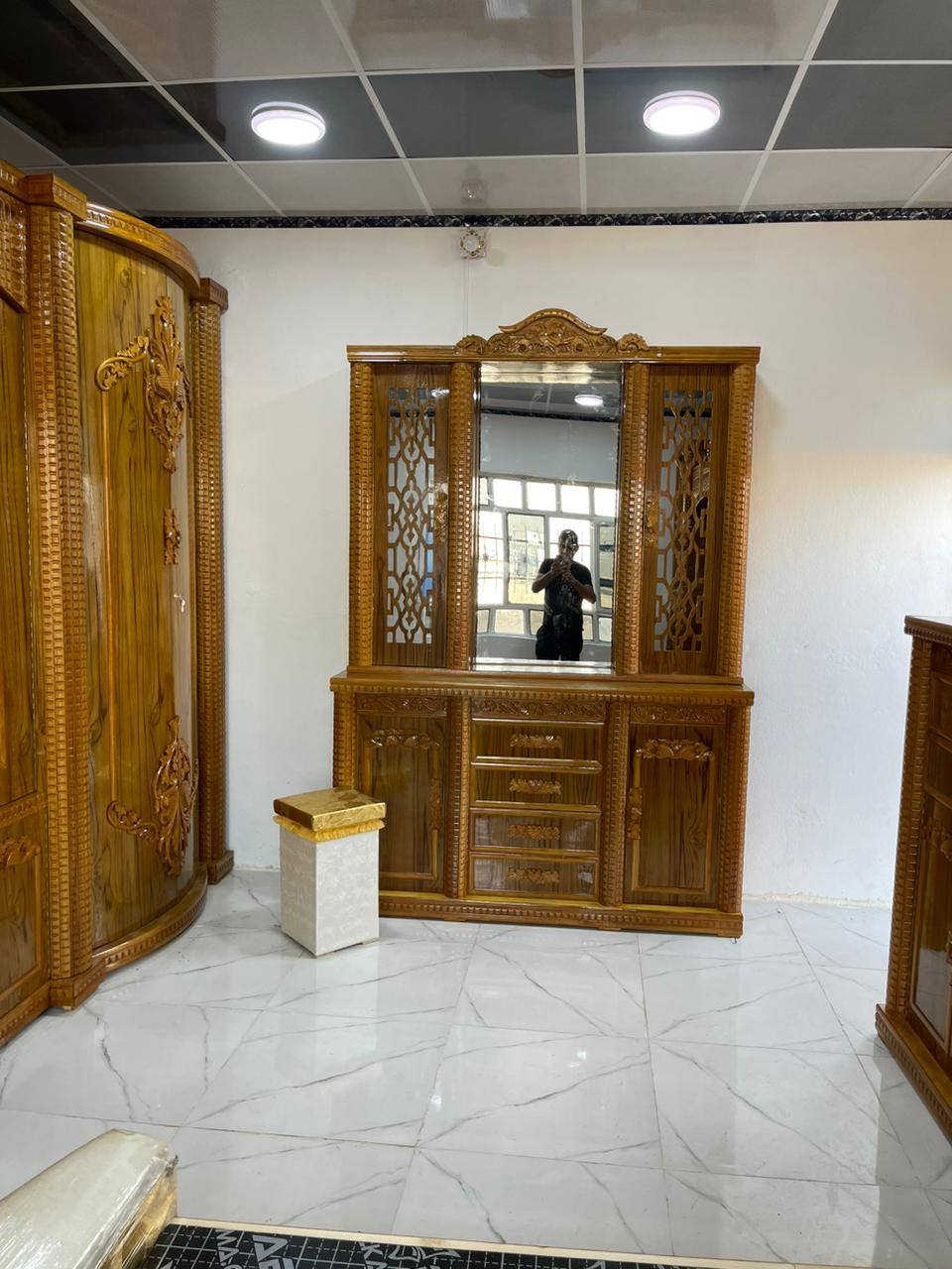 #قسط_غرفتك_براحتك
✔️ ويانا مدة التقسيط سنة و نص بدون مقدمة
✔️ لحاملي ماستر كارد الرافدين من الموظفين و المنتسبين و المتقاعدين وحتى الوريث مشمول عدنا
✔️ يوجد فصال حسب الطلب
✔️ يمكنكم استبدال غرفكم القديمة بغرفة جديدة وتقسيط الفرق
✔️ غرف نوم باحدث الموديلات من خشب الصاج
📌العنوان : الموصل / الجانب الأيمن / الصناعة القديمة / اليابسات 
📱اسياسيل : *********** (يوجد واتساب)
📱 كورك : ***********(يوجد واتساب)
