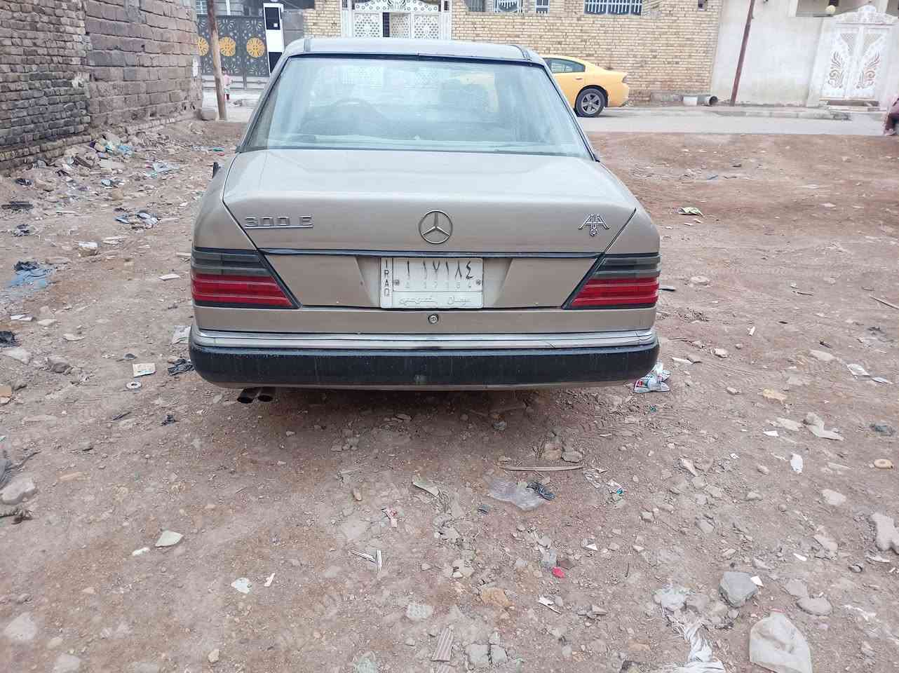 مارسدس دب موديل 93 مكينه وكير 2 ونص ديكو جديدة السعر 27 هاذه رقمي ***********
المكان العماره المجر الكبير
