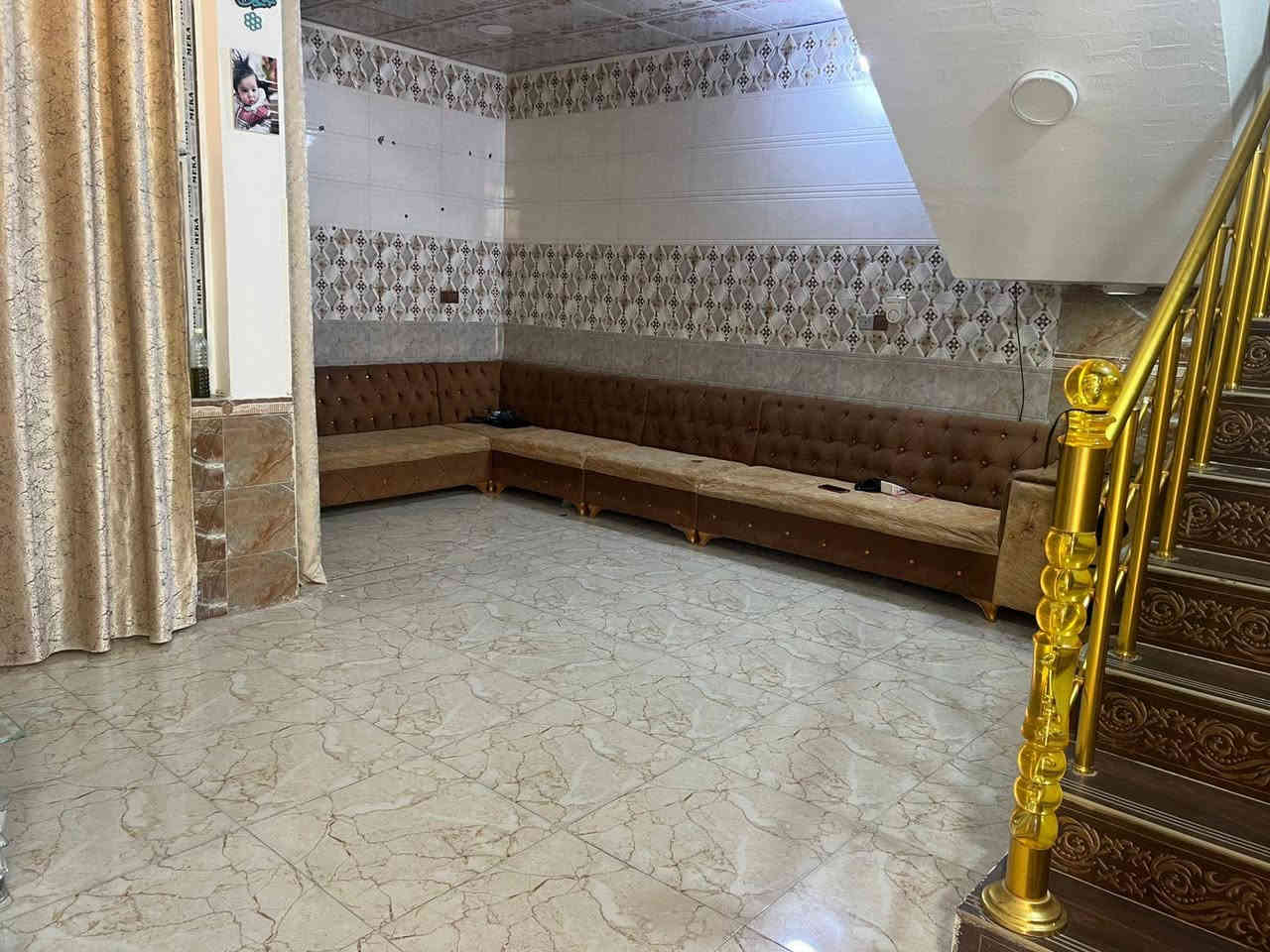 #بيت_للبيع #السماوة  #الجربوعية_ال3
خلف المستشفى الالماني 
مقابل مدرسة ابن البيطار شارع 20 
مساحة 100 متر مربع واجهة 10 متر
مربع البيت طابقين غرفتين نوم و صالة و استقبال و مطبخ و خدمات صحية بناء 2021 مطلوب للاسكان 17 مليون التسديد الشهري 175 الف شهريا 
للاستفسار اكثر الاتصال على 
*********** مكتب البلاد
