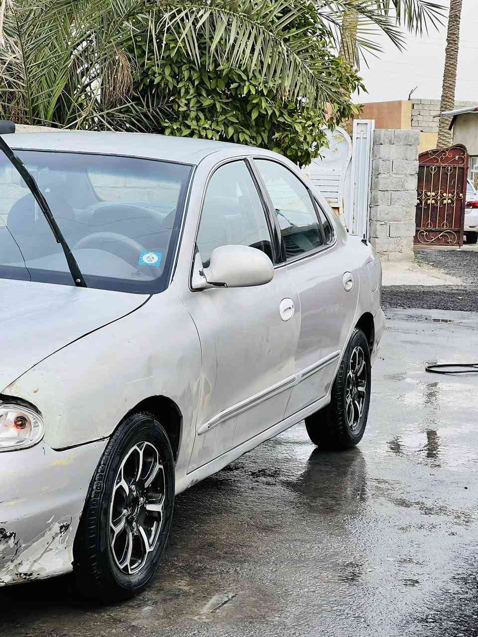 السلام عليكم. للبيع سوناتا موديل2000      بيها ظربه بطارف البنيد فوك اللايت اليسار تبريد شغال محرك 2000 مابي اي تنقيص بيها جرادات بالقماره والبنيد المكان الراشديه هذا رقم صاحبها للي يحب يتواصل ويا  
*********** 
السعر 50 وبيها مجال
