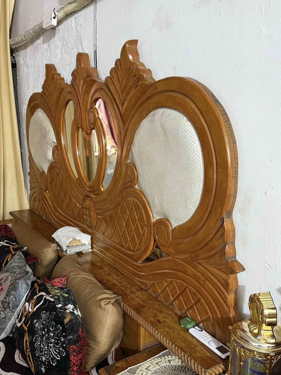 سلام عليكم عندي غرفه خشب 6 بوب وبعد بيه زاويه هم لبيع


**إذا كنت صاحب هذا الإعلان وتريد حذفه لأي سبب، رجاءا أرسل رسالة إلى الدعم الفني**