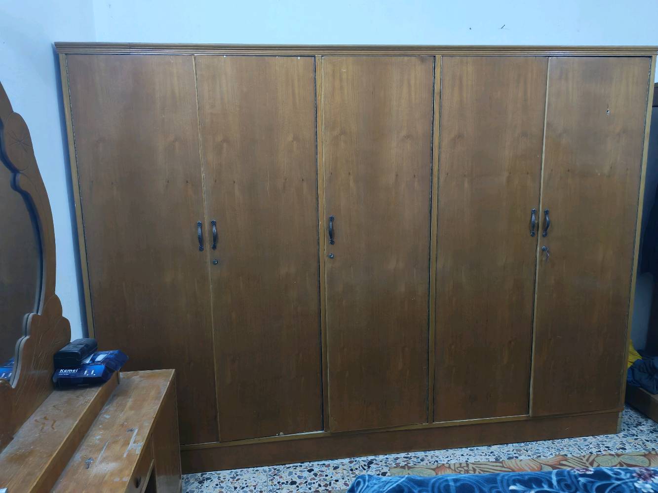 السلام عليكم 
اغراض متنوعة للبيع 
مغسله سعر 50 الاف
ساعات سعر الوحده 10 الاف
غرفه نوم (جربايه ميز تواليت كنتور خمس بيبان زاويه وطابوريه وميز مجرات ثنين) السعر 350 الف
دراجة ياباني السعر 500 قفل
كربلاء
الرقم/***********