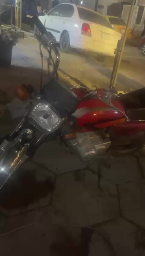 ‏سلام عليكم ورحمة الله وبركاته دراجة إيرانية النوع نام دي 24 دراجة حلوة ونظيف يحتاج لها شوية نواقص مكان البياع السعر 350 رقم تلفوني *********** وأنا خادمكم دراجة كلش حلوة ونظيفة و الله شاهد متوازي بيها
