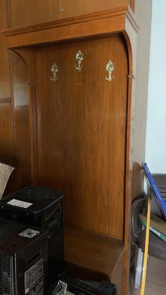 علاقه ملابس سعر 25
بوفيه عدد 2 ثنينهم 100
جهاز رياضي من الترك قايش بطيئ احتمال يحتاجله  دهن او اي شي بسيط ابيعه فحم ب75 ومجال بسيط بي
المكان موصل الرفاق 
رقم***********
