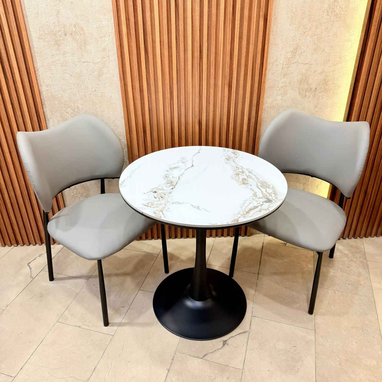 سيت استراحه فندقي 2+1
سطح الميز رخام مزجج 
قياس الميز 70 سم 
دوشمه جلد رجل حديد


**إذا كنت صاحب هذا الإعلان وتريد حذفه لأي سبب، رجاءا أرسل رسالة إلى الدعم الفني**