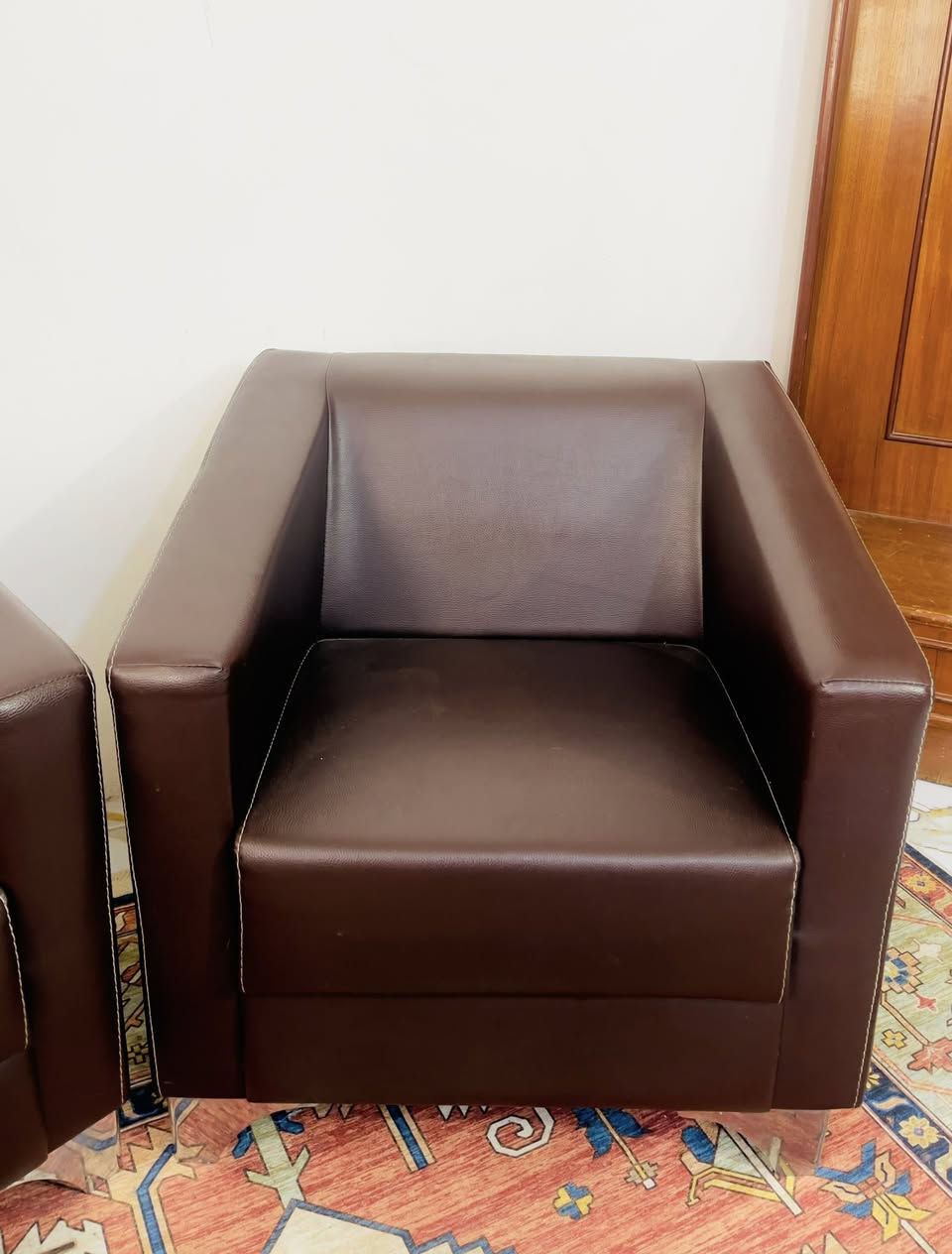 كراسي جلد كلش حلوات يرهمىن مكتبية
اريد ابيعهم لان ما عندي مكان الضرر الي بي موضح بالصورة 
الواحد سعرة ٧٥ واذا ثنينهم نهايتهم بدون اي معاملة ١٢٥
مكاني بغداد حي الجهاد


**إذا كنت صاحب هذا الإعلان وتريد حذفه لأي سبب، رجاءا أرسل رسالة إلى الدعم الفني**