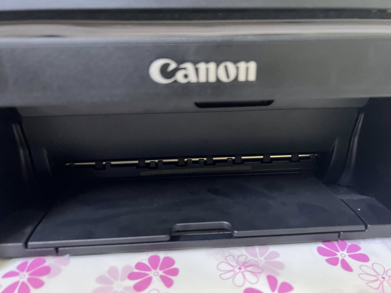 طابعة كانون جديده بيها ضمان الشركه + سيت احبار جديدات + بند ورق سعرها مناسب جداً


**إذا كنت صاحب هذا الإعلان وتريد حذفه لأي سبب، رجاءا أرسل رسالة إلى الدعم الفني**