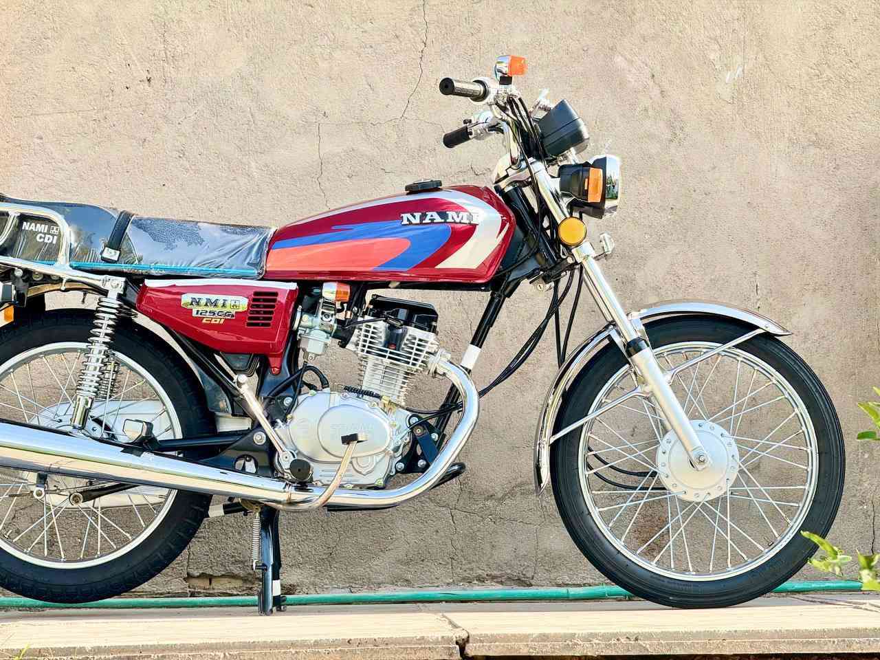 السلام عليكم
للبيع
 رقم وسنوية انكليزي مداور بسمك ثاني يوم شاصي 22وتعميرة 25 تعمير كلة اصلي ومختم  الشراي يتفضل خاص او الاتصال ***********
