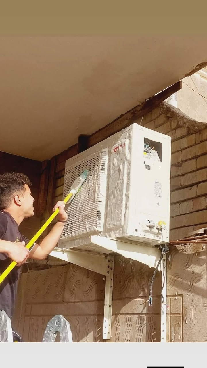 "الحر تعبك؟ والمكيف ما يبرد مثل قبل؟
لا تحتار… الحل يم شركة المهندس لتكييف والتبريد.
نوفر خدمة 24 ساعة بكل أحياء النجف،
تصليح جميع أعطال السبالت،
غسل وتنظيف بدون نقل،
وتنصيب سبالت باحترافية عالية.
كادرنا متنقل وسريع،
ونعطيك ضمان سنوي حقيقي على الشغل.
اتصل هسه وخلي التبريد يرجع مثل أول وأحسن."
الكادر الفني 

***********

رقم مدير شركه 

***********
