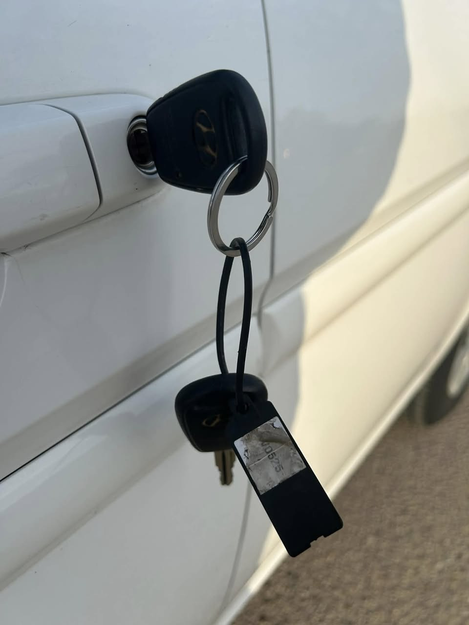 السلام عليكم اكسنت 2010 مكينه 1600 مكفوله من الضربه ول صبغ ول بارد حته الدعاميات مكفوله ماشيه 78 رقم بغداد بسمي سبيرمنازل بعدها عله وضع الشركه سونارها بل منشور مكانها بغداد حي القاهره ***********
