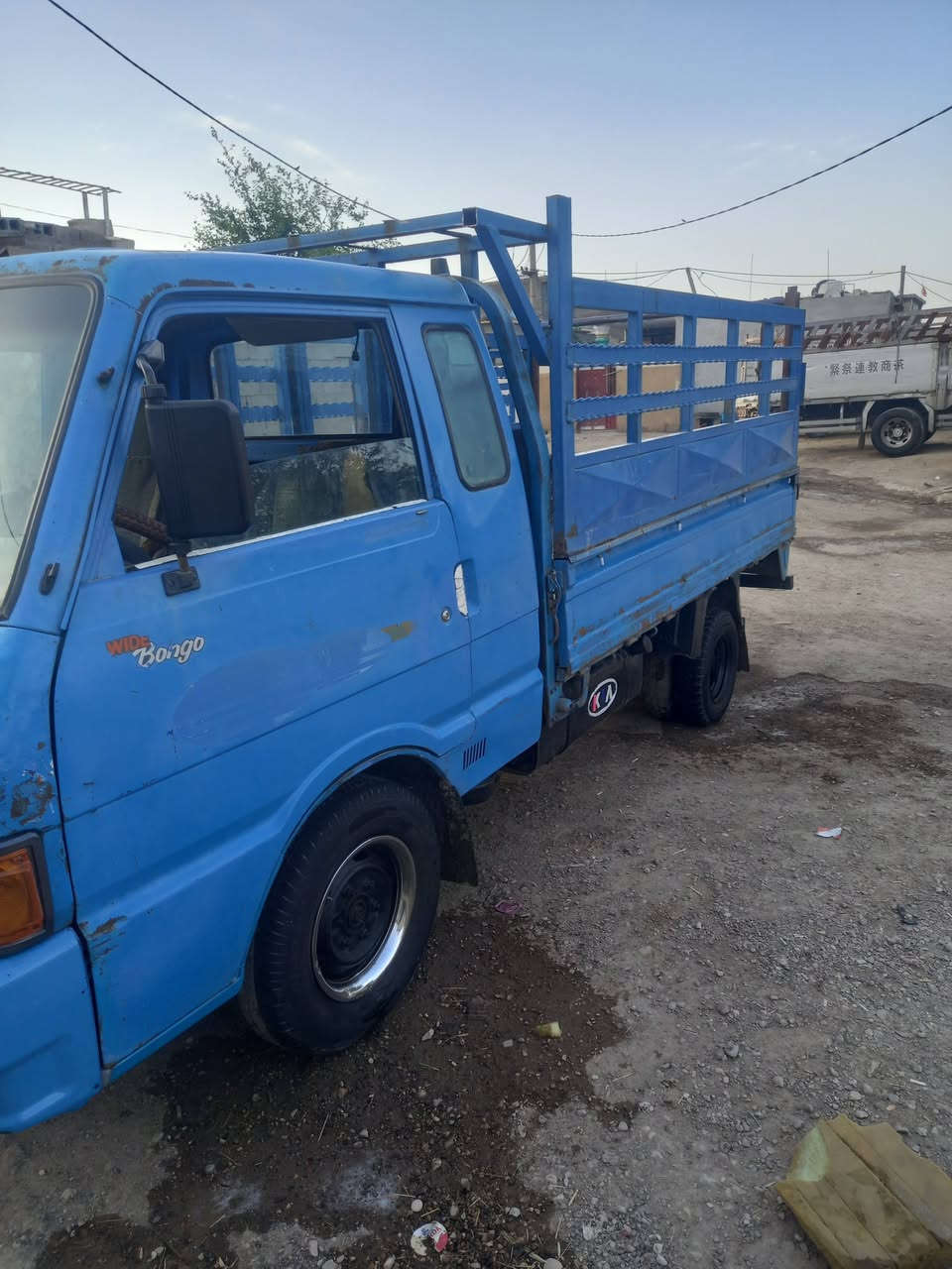 السلام عليكم كيه بنكو للبيع موديل ٩٤ السنويه مجدده ٢٨ السياره مابيهه كل نقص الطول ٧ جنكال رقم ديالى ***********
