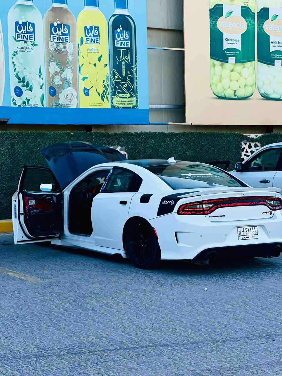 السلام عليكم 
دوج جارجر 2019GT
ضراره جاملغ فقط بدون دواخل ورباك 
كما مواضح بسونار
مواصفات فول عده فتحه
ماشيه 120 سياره ستخدام شخصي 
رقم بغداد جديد
مكاني دوانيه
***********
السعر 220 
واتساب او اتصال
