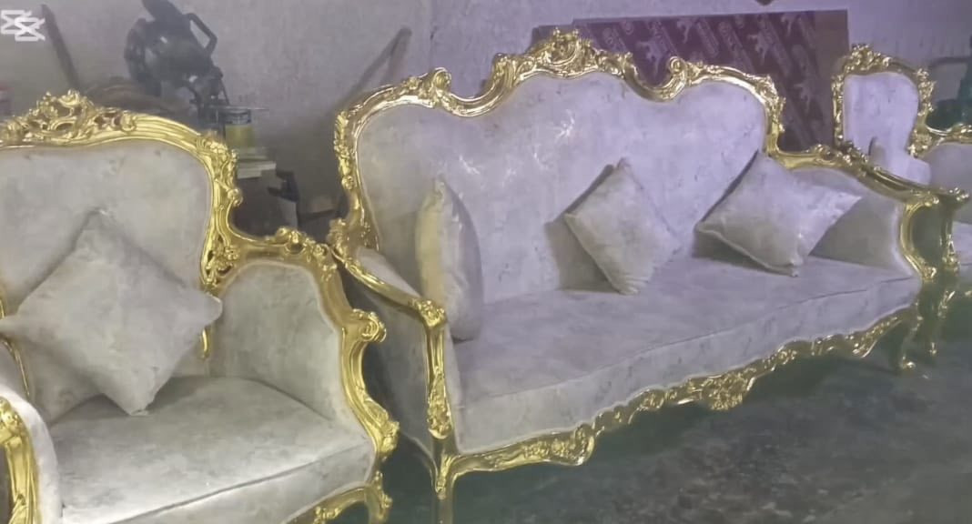 تخم قنفات عشر مقاعد الخشب زان احمر مصري شغل واحد على واحد جمال ورونقة في صالة الخطار


**إذا كنت صاحب هذا الإعلان وتريد حذفه لأي سبب، رجاءا أرسل رسالة إلى الدعم الفني**