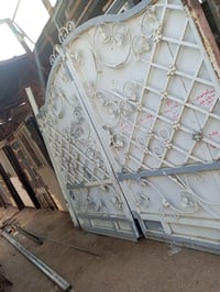 #للبيع  باپ طلاقتين   العرض  مترين و٧٥  مع الجراجيب والارتفاع   مترين ...