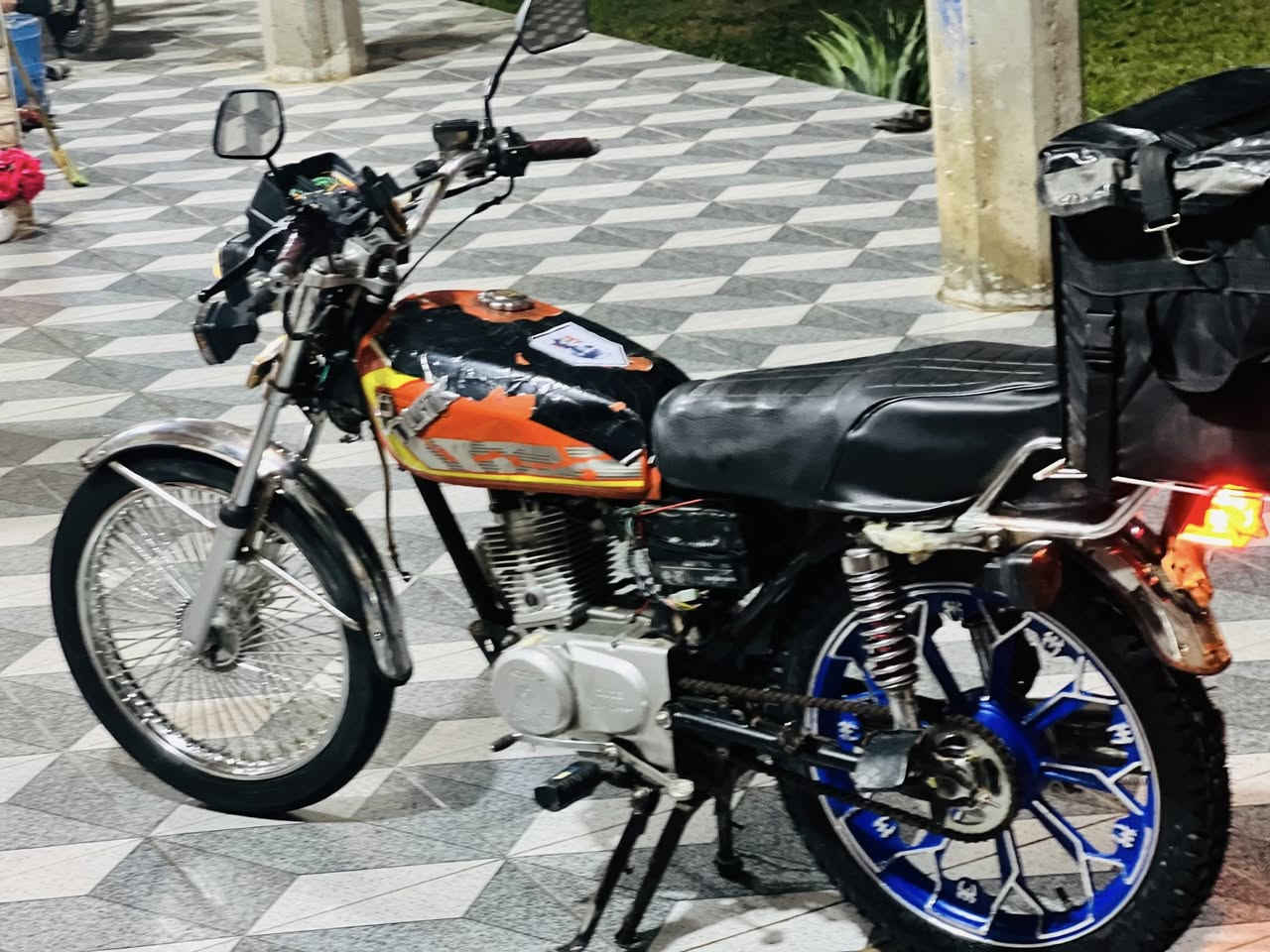 السلام عليكم دراجه البيع موديل 23 اي نقص مابيه حلوه ونضيفه لاتنقيص ولاتبخير بشرط + ويل خلفي جديد +تاير جديد السعر اتصال وتدلل + يرهم مرواس ولاستفسار *********** مكاني صلاح الدين قضاء الضلوعيه
