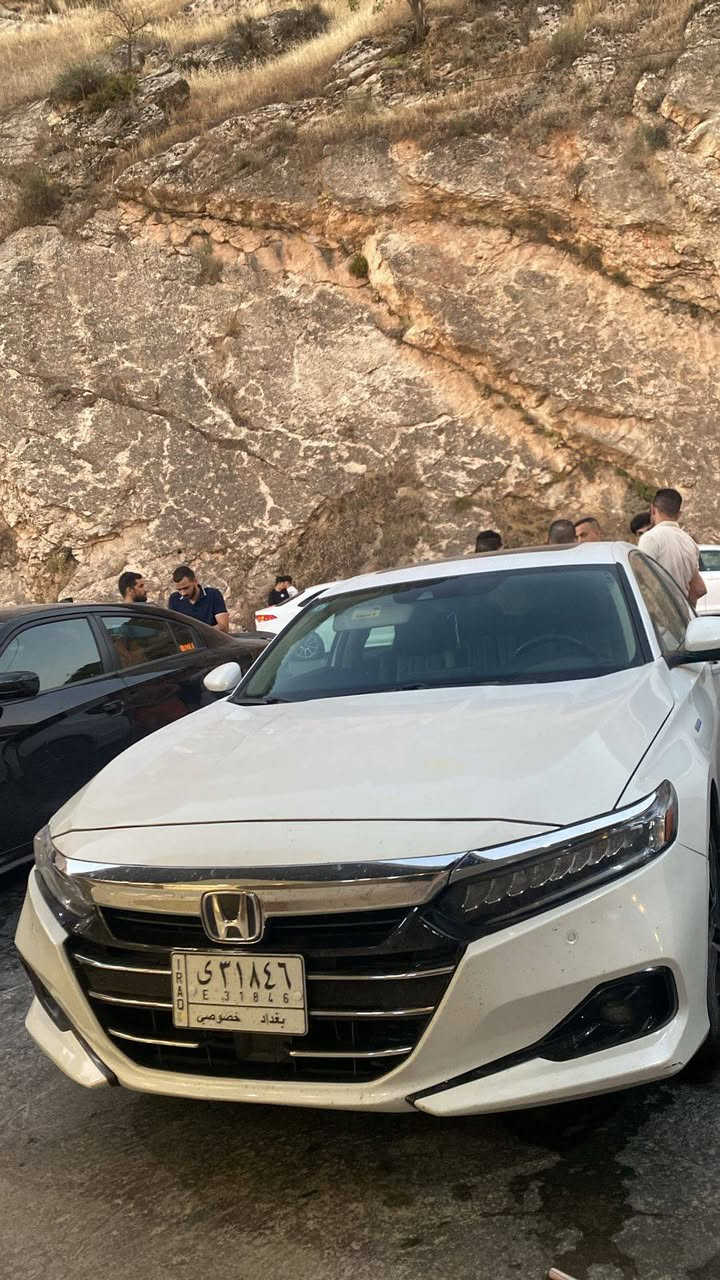 هوندا أكورد هايبرد ELX موديل 2022 للبيع
- اللون: أبيض
- جنوط (ويلات) 19 إنش
- نظام القيادة: Sport + EV + Smart
- رادارات 360 درجة
- نظام النقطة العمياء
- مراقبة خط السير
- قيادة ذاتية
- تحكمات متعددة من المقود
- نظام المحافظة على المسار
- نظام التوقف التلقائي في حالات الطوارئ عند اقتراب الأجسام أو المركبات أمامك

المواصفات الداخلية:

- بصمة تشغيل
- دخول ذكي
- شاشة كبيرة
- كاميرا
- مقاعد جلد
- فتحة سقف
- تبريد مقعدين أماميين

معلومات السيارة:

- رقم بغداد باسم المالك (تحويل فوري شرط)
- الممشى: 97 ألف كم

السعر : 170 $ وبيها مجال 
حالة ااسيارة : 
- السيارة تحتوي على خشم بونيت مصبوغ 
- بارد بالبابين جهة الراكب 
- عدا ذلك السيارة مكفولة من كل شيء

موقع السيارة: الرمادي

للاستفسار عبر الواتساب:
***********
