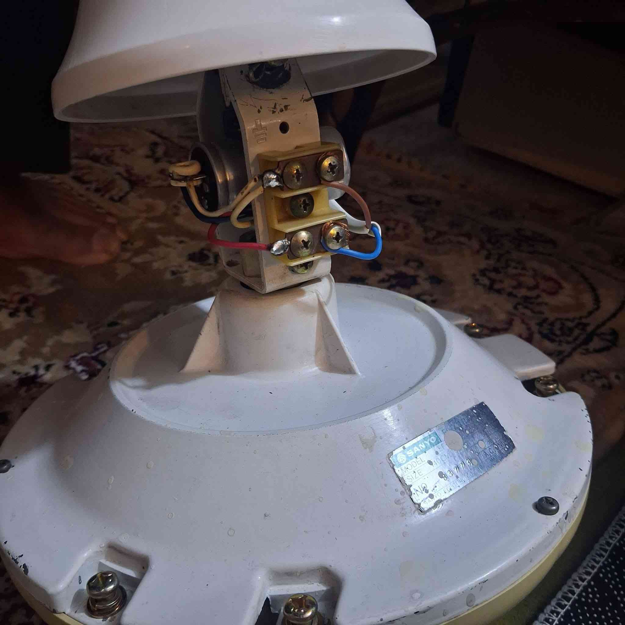 مروحة سقفية سانيو ياباني نظيفة شغالة كاملات الريش والسويجات شغلهن ناعم مستعملة جدا نظيفة استيراد المنشأة العامة التجارية العراقية السعر 90 الف يوجد توصيل العنوان بغداد العبيدي


**إذا كنت صاحب هذا الإعلان وتريد حذفه لأي سبب، رجاءا أرسل رسالة إلى الدعم الفني**