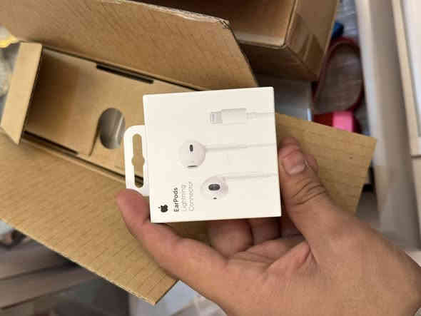 السلام عليكم سماعه اصليه ضمان سنه كامله ماستر سعر 35 واكو كيبل ايضا ضمان سنه كامله ماستر سعر 35 بيهن مجال قليل مكان بغداد الجديدة ***********
